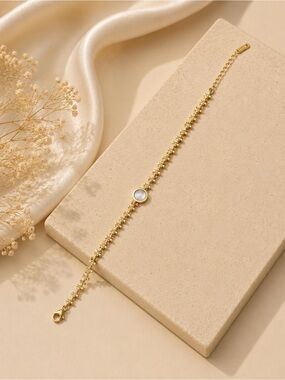 Gold Plated Daisy Chain Bracelet with Mother-of-Pearl Accent